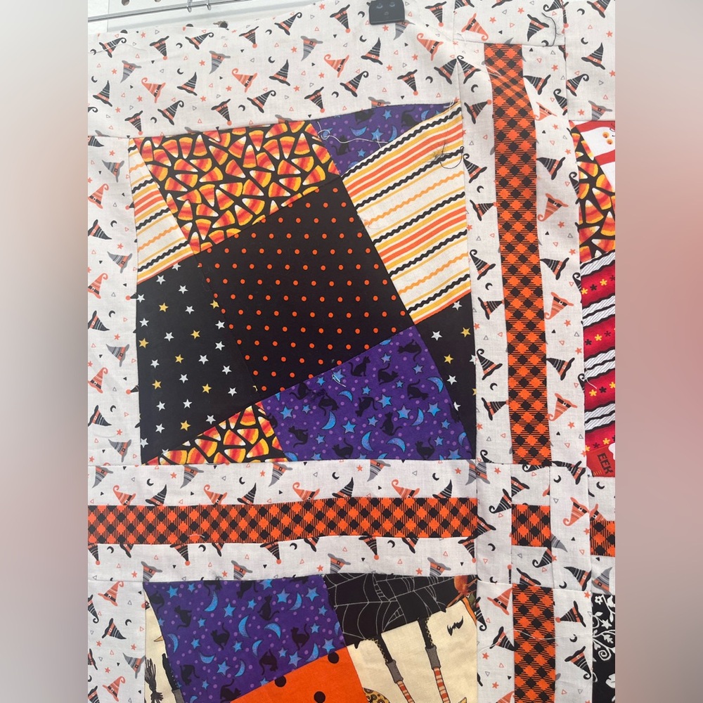 61x96 Halloween Themed in Square Quilt Patterned Fabric. - Picture 2 of 10